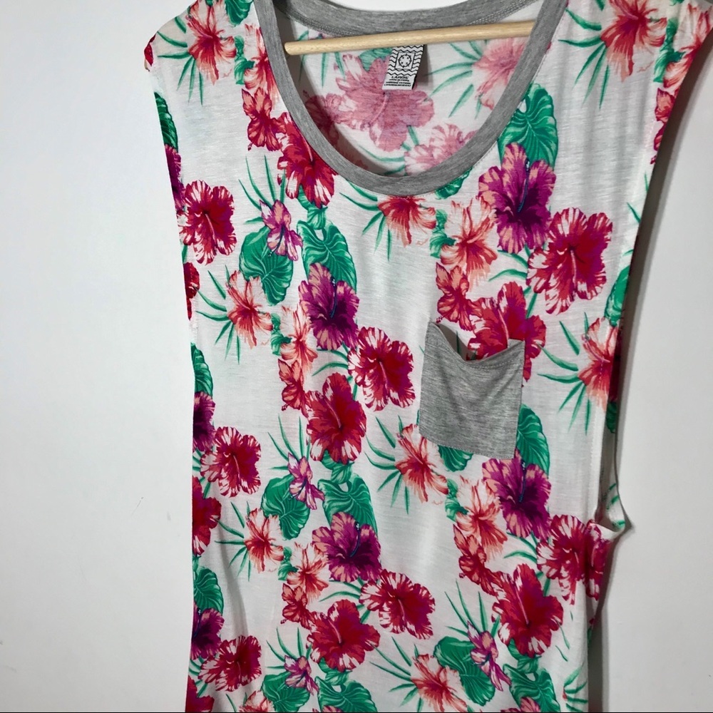 Empyre Tank Top - Picture 2 of 8